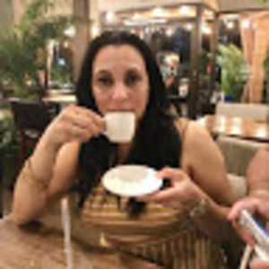 Meet your Posher, Adela